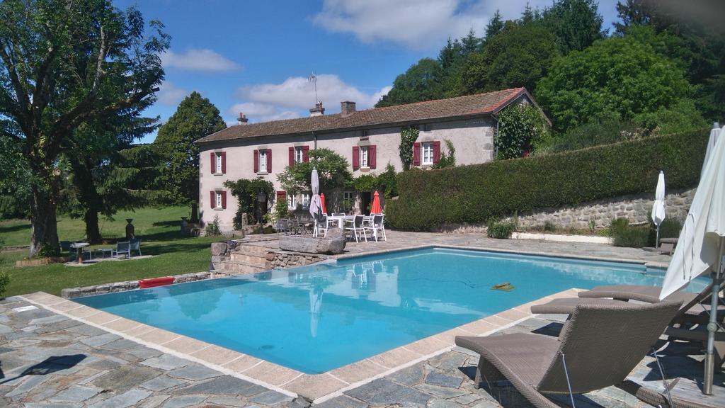 Les Vergnes Saint-Pardoux-le-Neuf エクステリア 写真